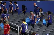 Torcida japonesa recolhe lixo na Copa 2026; nova lei em Tóquio multa em R$ 63