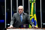 Tramitação da PEC 6×1 deve ficar para julho, diz Otto Alencar