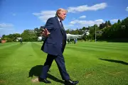 Trump ameaça cortar fundos para forçar mudanças eleitorais nos EUA