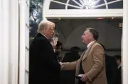 Trump envia representantes à Suíça para negociações de paz com Irã