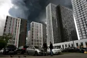 Ucrânia ataca Rússia com mais de 500 drones e fecha aeroportos em Moscou