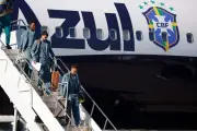 Uniforme social da seleção brasileira divide opiniões entre torcedores