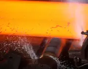 Usiminas sobe 39% e CSN cai 47%: o que explica o oposto no Ibovespa?