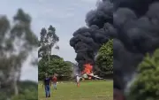 Vídeo mostra desespero após queda de avião em clube de Marília; duas mortes