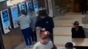 Vídeo mostra funcionário esfaqueado em hamburgueria em Mogi das Cruzes
