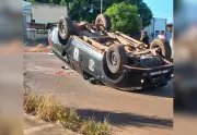 Viatura da Polícia Penal capota após colisão em Palmas; ninguém se feriu