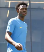 Vini Jr. atinge 50 jogos pela seleção, mas números ficam aquém de Neymar e Romário
