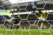 Vini Jr. brilha com dois gols e lidera Brasil em vitória sobre a Escócia