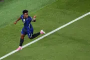 Vini Jr. brilha em nova posição e amplia opções para Ancelotti na Copa