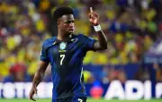 Vini Jr. iguala Zico, Romário e Garrincha com 5 gols em Copas