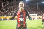 Vitória acerta compra de Renê e planeja adquirir Zé Vitor