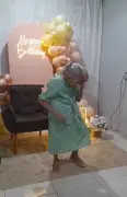 Vovó de 104 anos dança forró e viraliza nas redes sociais