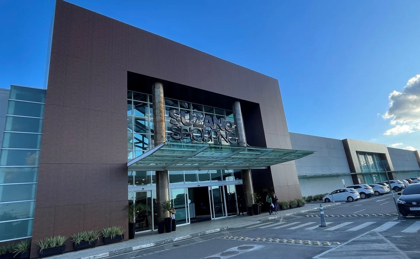 Alto Tietê oferece 67 vagas de emprego em shoppings da região