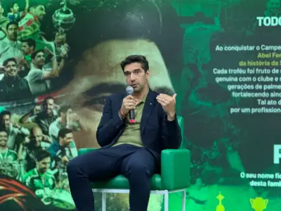 Abel Ferreira sonha em ganhar Libertadores e se emociona em homenagem