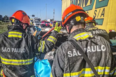 Acidente na Via Dutra em Jacareí deixa quatro feridos neste domingo
