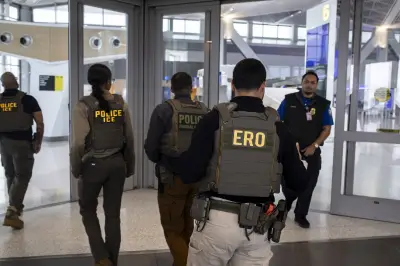 Advogado chinês de direitos humanos preso pelo ICE nos EUA