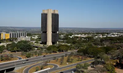 Agenda econômica esvaziada no Brasil, mas com foco em tarifas dos EUA