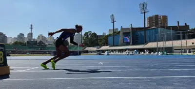 Alison dos Santos vence 400m com barreiras com melhor marca do mundo em 2026