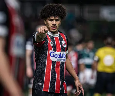 América-MG anuncia lateral Fábio, ex-Anápolis, até 2027