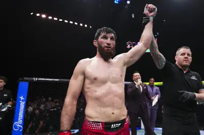 Ankalaev critica fuga de rivais e propõe luta com Borrachinha em Abu Dhabi