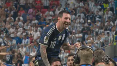 Argentina na final da Copa: Messi, o gênio que enfrenta o mundo