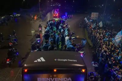 Argentina recebida com festa em Buenos Aires após vice na Copa do Mundo