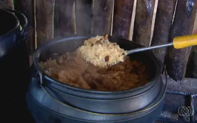 Arroz carreteiro especial: Receita prática para até 20 pessoas