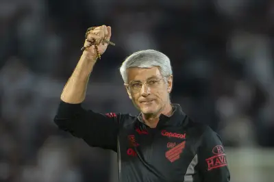Athletico vence São Paulo de virada e fecha 1º turno com 38 pontos no Brasileirão 2026