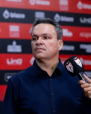 Atlético-GO cola no G-6 e presidente prega calma na briga pelo acesso