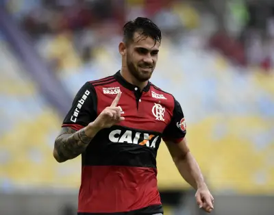 Avaí acerta pré-contrato com atacante Felipe Vizeu, ex-Flamengo