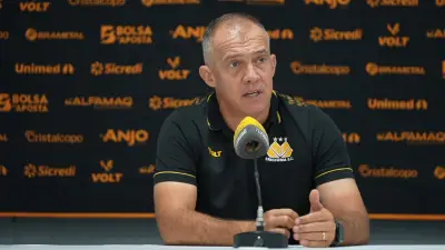 Baptista critica calendário após vitória do Criciúma e cita Seleção