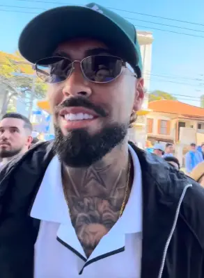 Barboza, do Palmeiras, assiste final da Copa em bar na Mooca