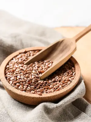 Bater folhas, linhaça e cúrcuma no liquidificador: para que serve e benefícios
