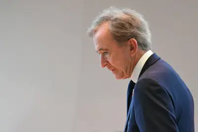 Bernard Arnault, dono da LVMH, é condenado a pagar €22,5 milhões em impostos atrasados