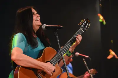 Bia Bedran celebra 25 anos de 'Dona Árvore' com nova temporada no Rio