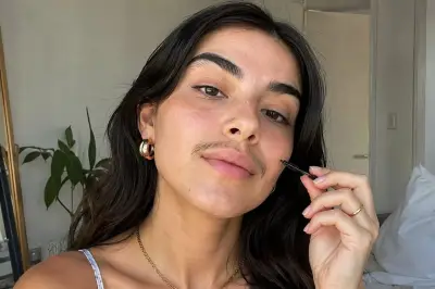 Bigode feminino: a tendência de deixar os pelos do buço crescerem
