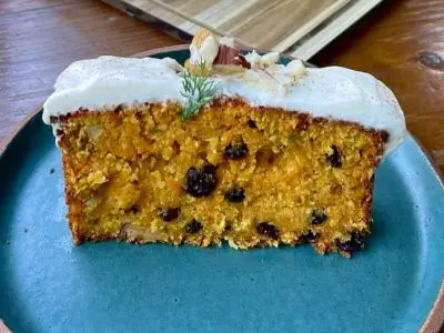 Bolo de cenoura sem açúcar: receita saudável para o café