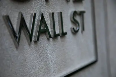 Bolsas de NY fecham em alta com apoio de techs e inflação dos EUA