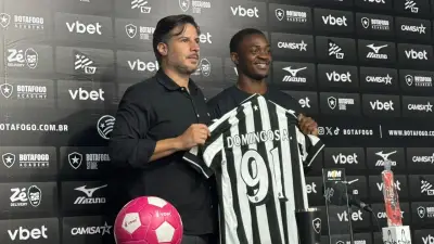 Botafogo apresenta volante angolano Domingos Andrade até 2029
