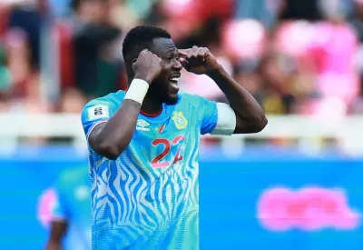 Botafogo demonstra interesse no zagueiro Mbemba, ex-Lille