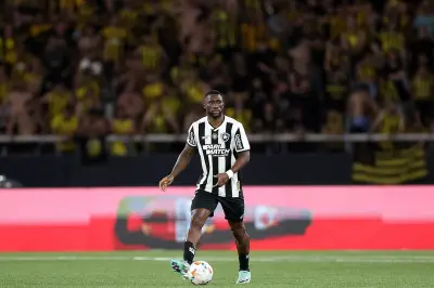 Botafogo rescinde com zagueiro Bastos após pendências financeiras