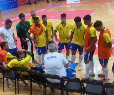 Brasil vence México e mantém 100% no futsal universitário