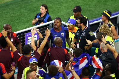 Cabo Verde: Lopes Cabral comemora golaço contra Argentina abraçando namorada