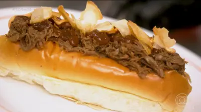Cachorro crente fatura R$ 154 mil com hot-dog pós-culto