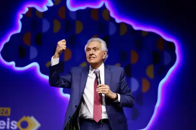 Caiado critica Flávio Bolsonaro e diz que barco está afundando