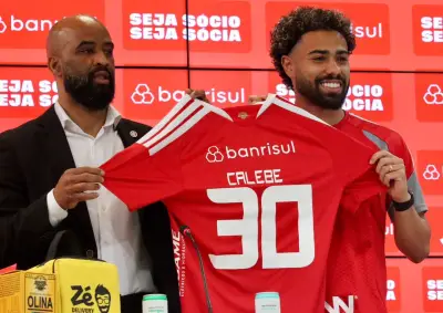 Calebe é apresentado no Inter e se coloca à disposição
