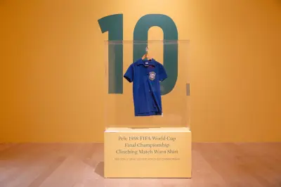 Camisa de Pelé na final de 1958 é vendida por US$ 4,9 milhões