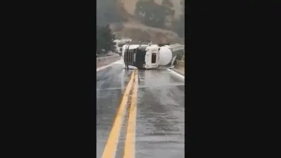 Carreta com leite tomba e interdita BR-381 em Nova Era