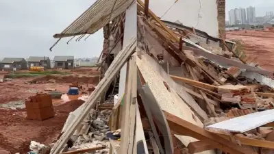 Casa desaba em Bauru e Defesa Civil avalia imóveis vizinhos