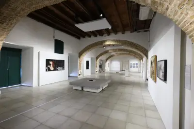 Centro Cultural PGE-RJ inaugura exposição 'Só um minuto?' sobre o tempo